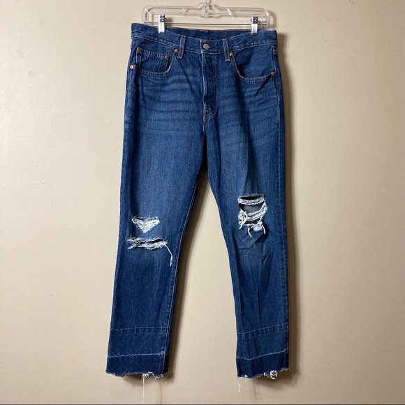 Levi’s 501 Premium Crop Button Fly Jeans in Bottom Line - Picture 5 of 14